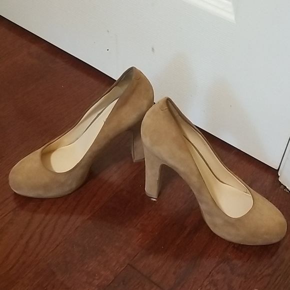 Nine West Nude Pumps - Picture 4 of 5